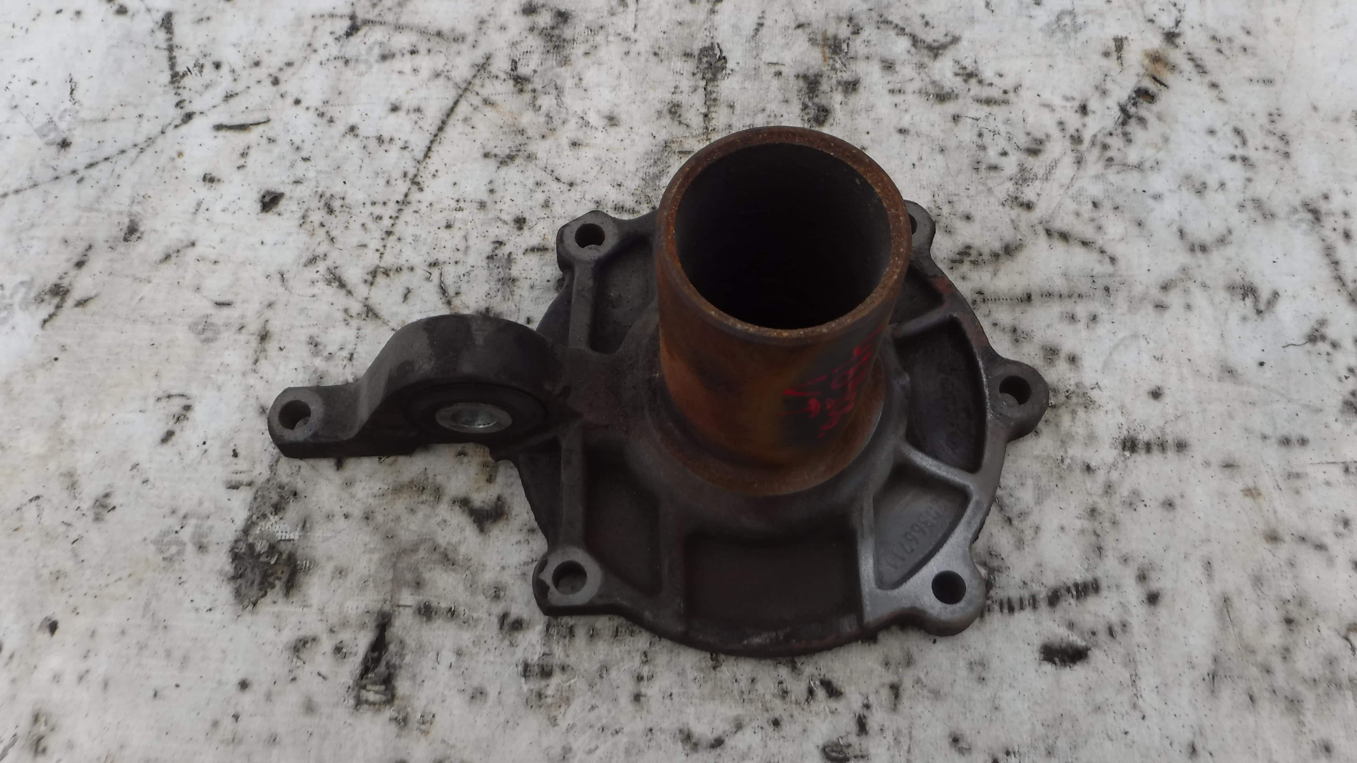 Корпус первичного вала КПП Крышка коробки передач volvo VT2014 20366711